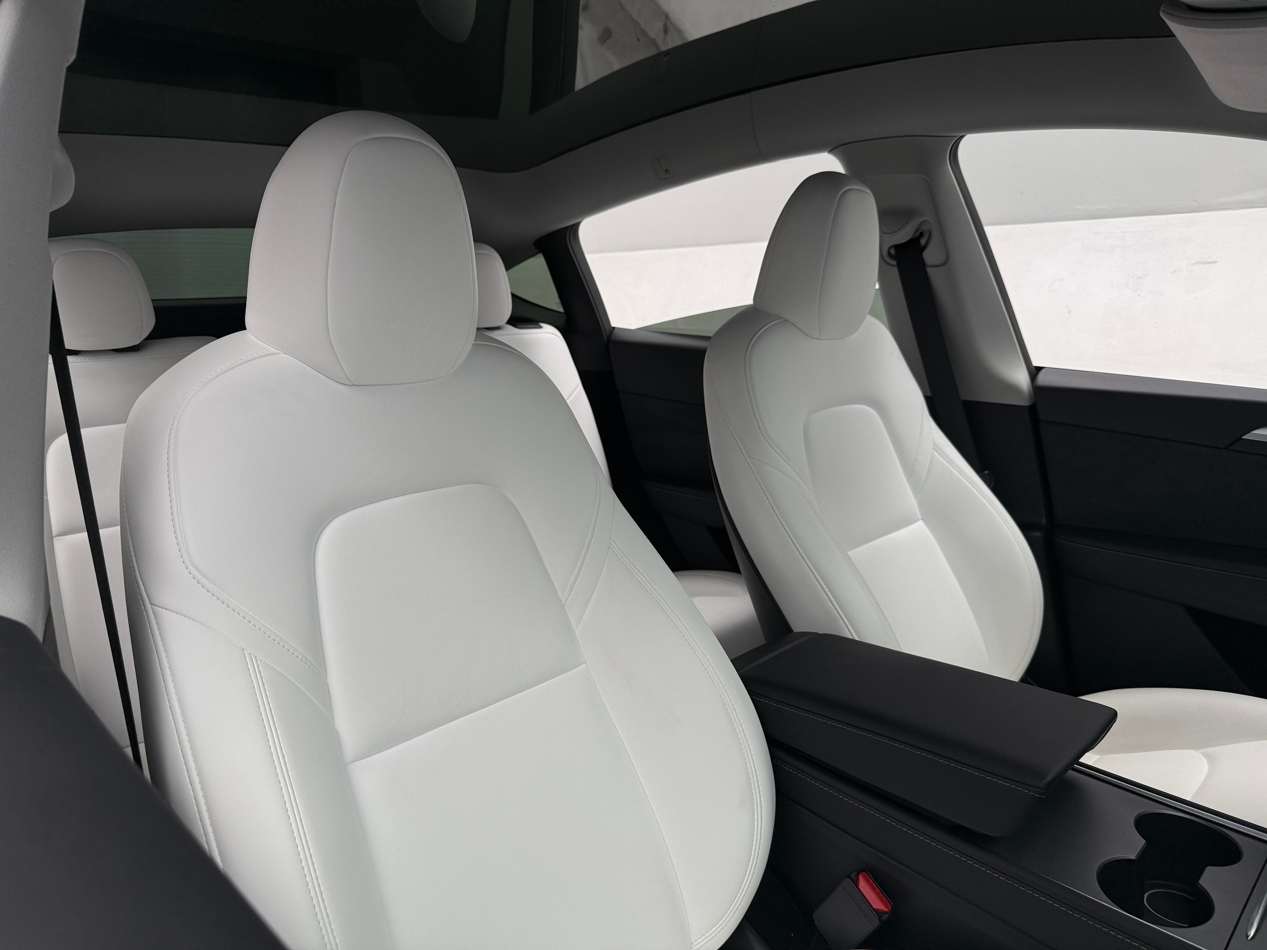 tesla model y 2025 7SAYGDEF8SA370796 image tesla model y 2025 7SAYGDEF8SA370796 image